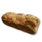 ROSCA COM COBERTURA DE DOCE DE LEITE E XERÉM DE CASTANHA DE CAJU - MACROVIDA